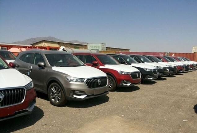 عقب‌نشینی 4 ماهه در ترخیص خودروهای وارداتی در گمرک مانده