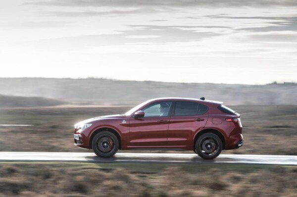 33-alfa-romeo-stelvio-quadrifoglio-rt-2019-otr-left.jpg