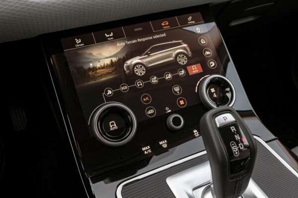 New-Range-Rover-Evoque-2019-14.jpg