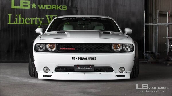 dodge-challenger-tuning-liberty-walk-3.jpg