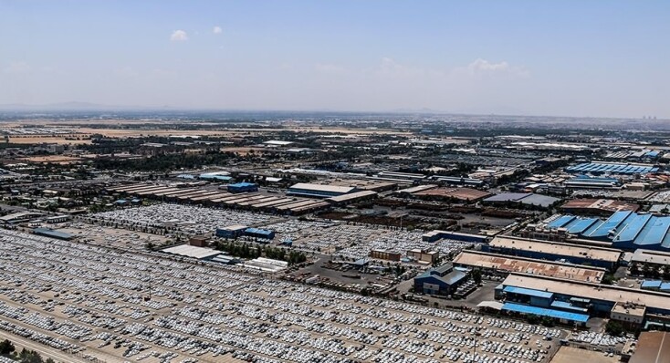 تصاویر هوایی از پارکینگ های پر از خودروی ایران خودرو