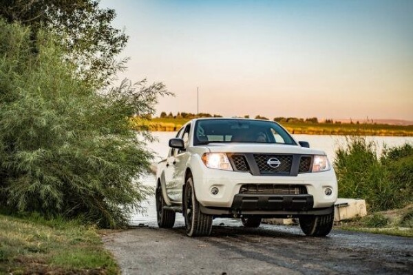 2019-nissan-frontier-07.jpg