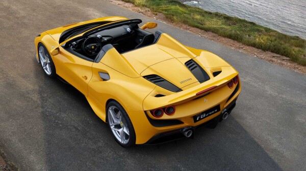 ferrari-f8-spider-6.jpg