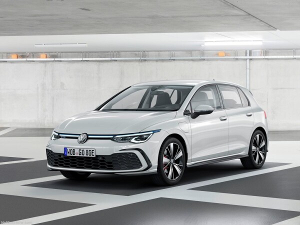 Volkswagen-Golf-2020-1024-0d.jpg