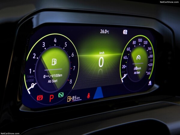 Volkswagen-Golf-2020-1024-3f.jpg