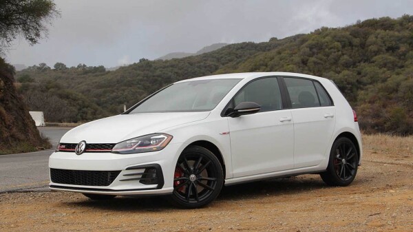 2019-volkswagen-gti-rabbit-edition.jpg