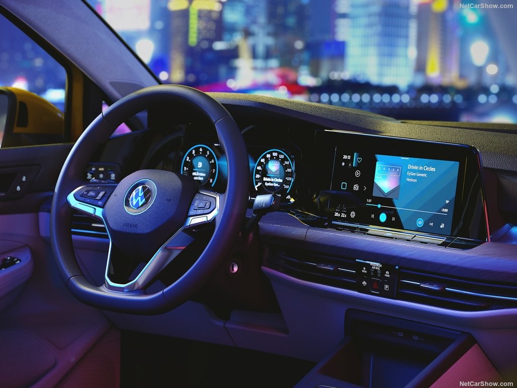 Volkswagen-Golf-2020-1024-38.jpg