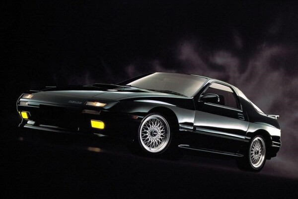 مزدا RX7.jpg