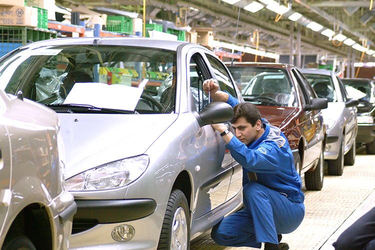امتناع وزارت صنعت از انتشار ماهانه گزارش کیفی خودروهای داخلی