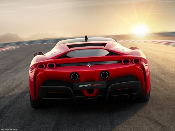 Ferrari-SF90_Stradale-2020-1280-06.jpg