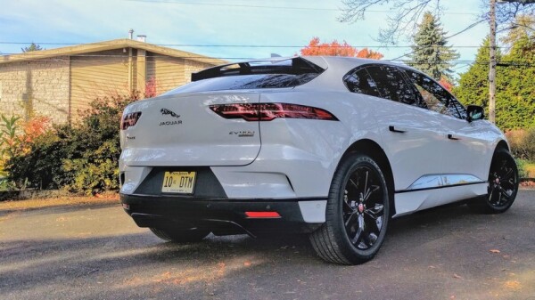 2019-jaguar-i-pace-.jpg