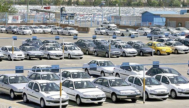 در طول یکسال گذشته با توجه به فروش فوری خودروسازها چرا خودرو ارزان نشد؟