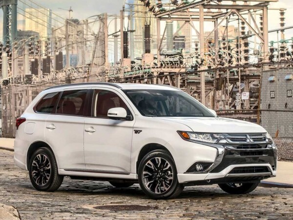 10.Mitsubishi-Outlander-PHEV.jpg