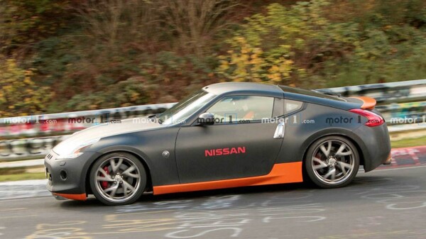 nissan-370z-test-mule-spy-4.jpg