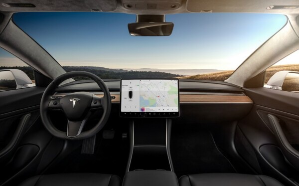 2019-Tesla-Model-3-01.jpg