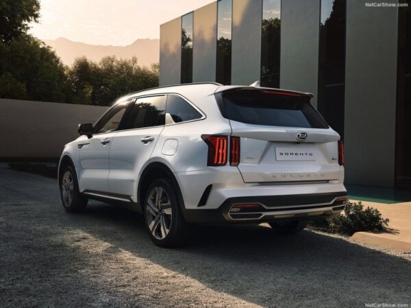 Kia-Sorento-2021-1024-04-1-767x575.jpg