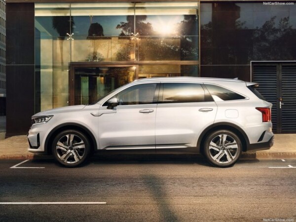 Kia-Sorento-2021-1024-03-1-767x575.jpg