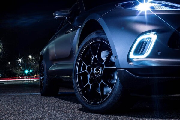 Aston-Martin-DBX-Q-5.jpg