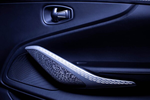 Aston-Martin-DBX-Q-8.jpg