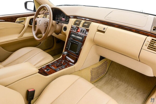 Mercedes-E320-Pickup-11.jpg