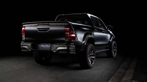 wald-toyota-hilux-black-bison-6.jpg