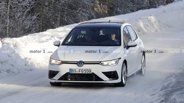 2021-vw-golf-r-spy-photo.jpg