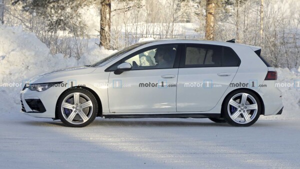 2021-vw-golf-r-spy-photo (2).jpg
