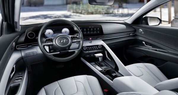 2021-hyundai-elantra-interior-dashboard-3ac2.jpg