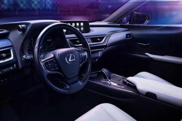Lexus UX 300e all-electric-3.jpg