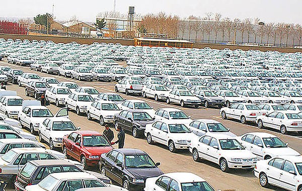 سودجویان با احتکار در پارکینگ‌ها قیمت خودرو را گروگان گرفته‌اند