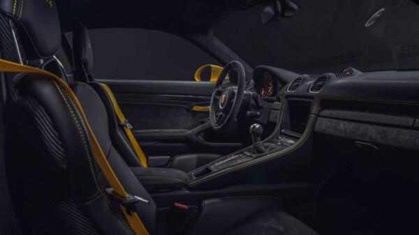 porsche-718-cayman-gt4-10.jpg