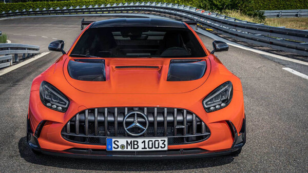 2021-mercedes-amg-gt-black-series-front-view.jpg