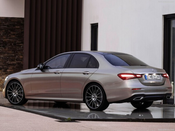 Mercedes-Benz-E-Class-2021-1280-10.jpg