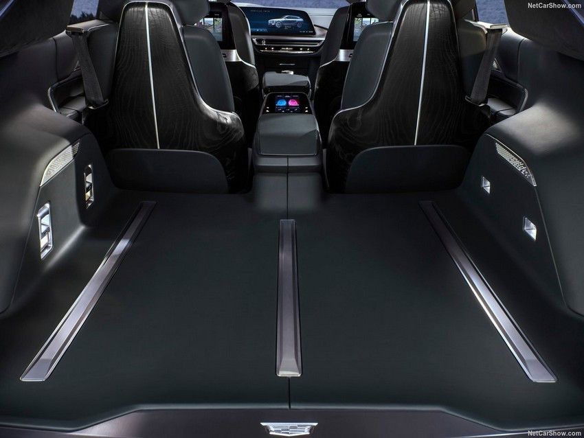 Cadillac-Lyriq_Concept-2020-1280-10.jpg