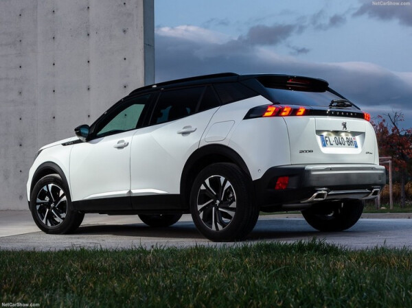 Peugeot-2008-2020-1280-63.jpg