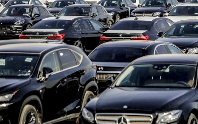 چرا مشکل ترخیص 2100 خودرو خارجی دپو شده در گمرک حل نمی شود؟