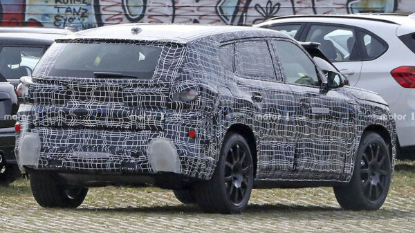 bmw-x8-spy-4.jpg