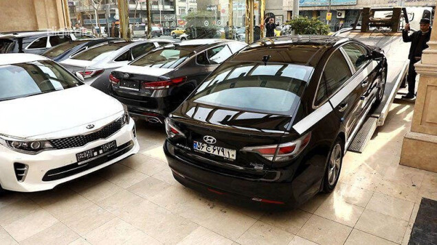 کاهش ۵۰۰ میلیون تا ۲ میلیارد تومانی قیمت‌ خودروهای خارجی در بازار