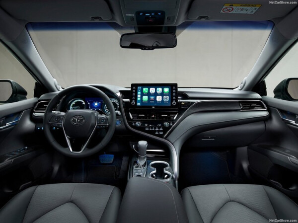 Toyota-Camry_Hybrid_EU-Version-2021-1280-0a.jpg