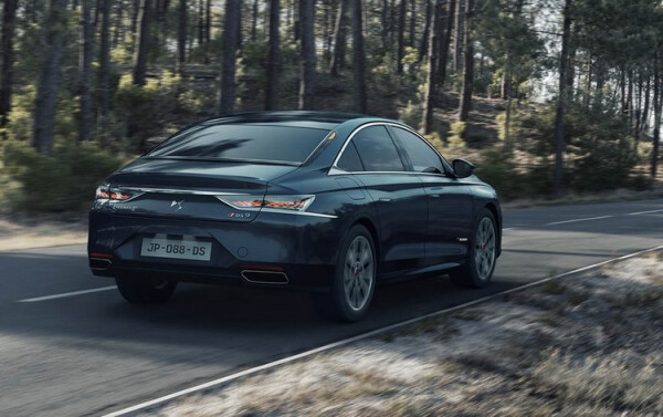 ds-9-makes-european-debut-pricing-6.jpg