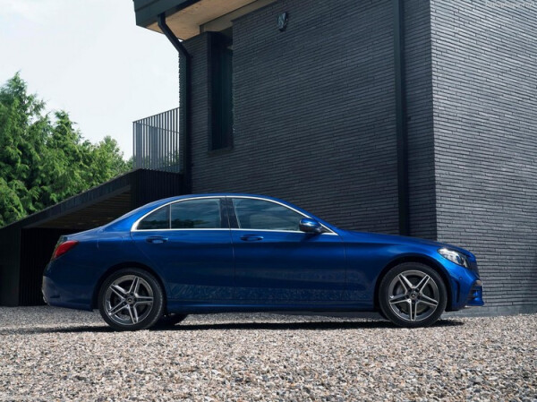 Mercedes-Benz-C-Class-2019-1280-0f.jpg