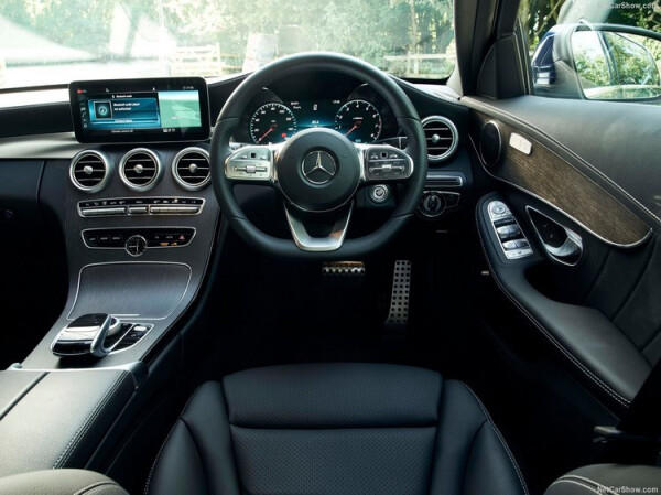 Mercedes-Benz-C-Class-2019-1280-2b.jpg