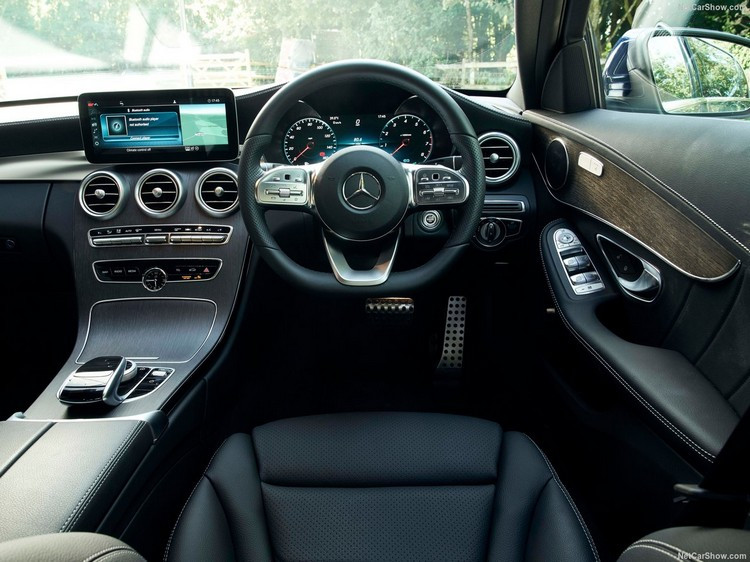 Mercedes-Benz-C-Class-2019-1280-2b.jpg