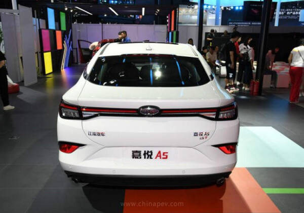 JAC-Jiayue-A5-04.jpg