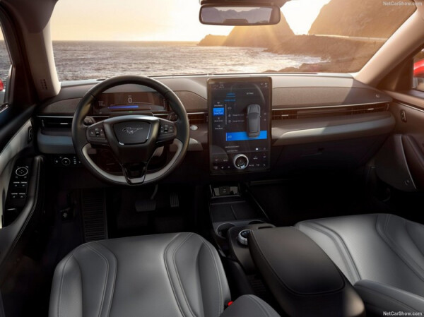 Ford-Mustang_Mach-E-2021-1280-4d.jpg