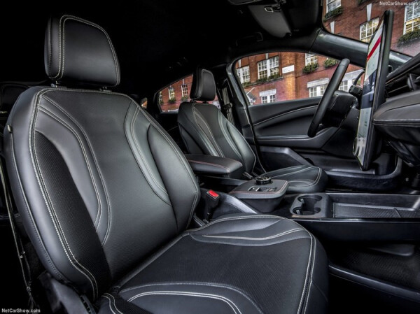 Ford-Mustang_Mach-E-2021-1280-57.jpg
