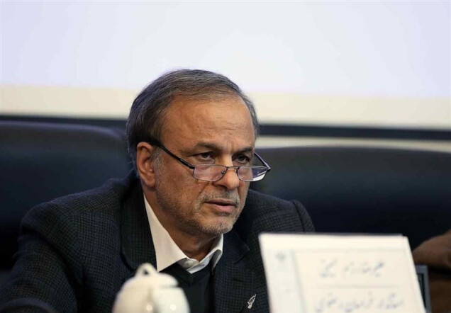 رزم حسینی: خودروسازی را از انحصار خارج می کنیم