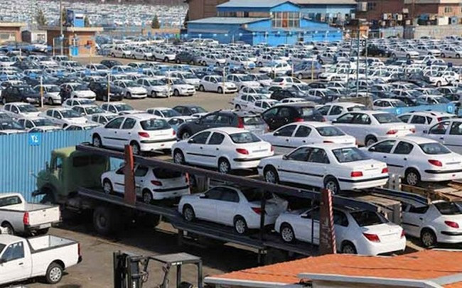 توزیع ۱۰۰ هزار میلیارد تومان رانت در بازار خودرو ایران
