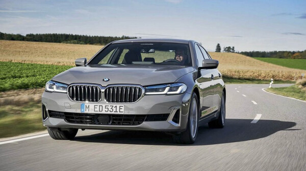 bmw-520e-sedan.jpg