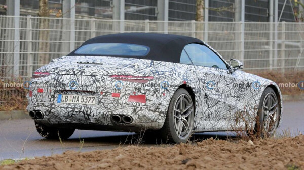 2022-mercedes-benz-sl-new-spy-photo-rear-three-quarters.jpg